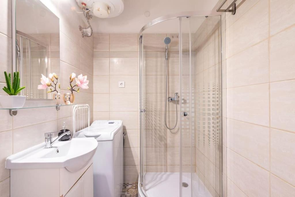 Vintage Style Cozy Downtown Apartment. บูดาเปสต์ ภายนอก รูปภาพ